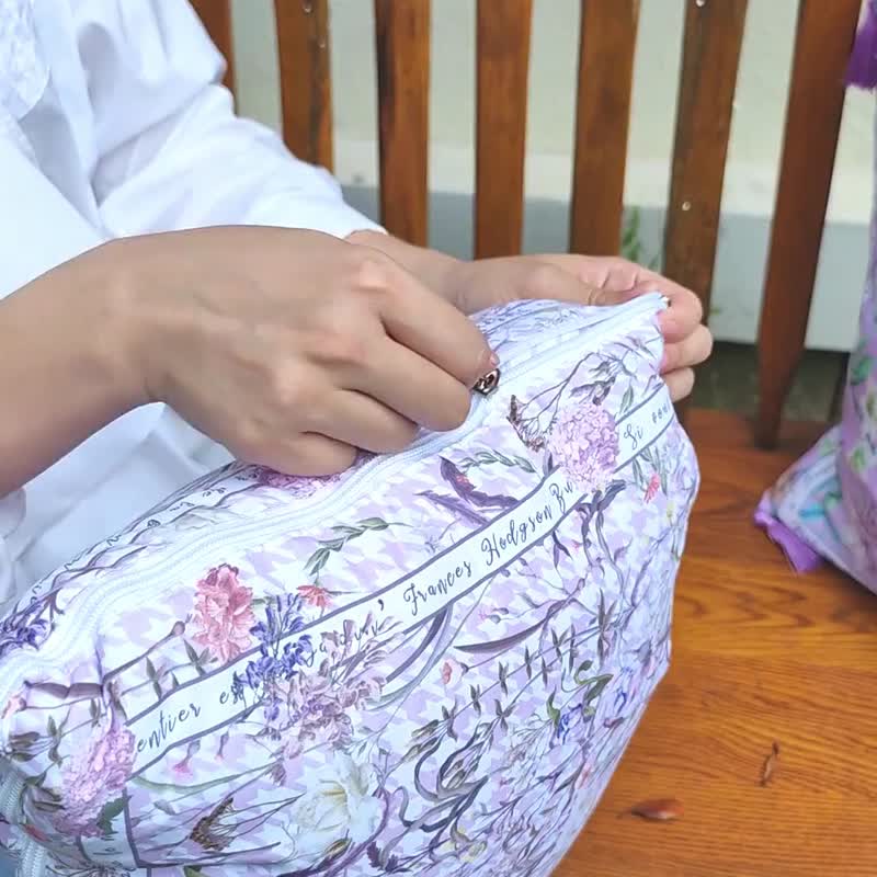 Secret Violet Garden 二合一抱枕夾棉被 (收起為抱枕, 展開為冷) - 棉被/毛毯 - 聚酯纖維 紫色