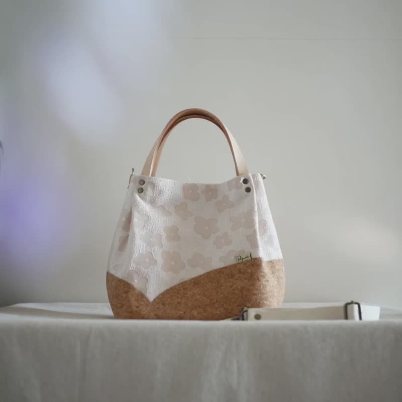 //Milk tea embossed. Small discount. handbag. crossbody bag// - กระเป๋าถือ - ผ้าฝ้าย/ผ้าลินิน 