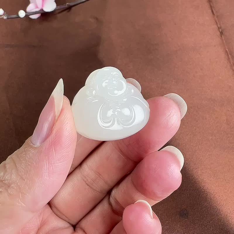 天然新疆和田玉羊脂玉抱抱佛吊墜玉質細膩溫潤色澤柔和匠心工藝 - 吊飾/掛飾 - 玉石 