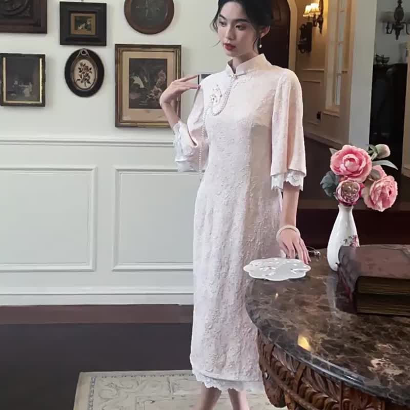 淡粉色 風信子 蕾絲花邊肌理改良旗袍 復古改良新中式國風洋裝裙 - 旗袍 - 聚酯纖維 粉紅色