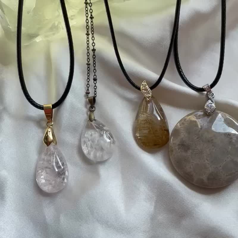 [Texture Design] Crystal Necklace Pendant - Necklaces - Crystal Transparent