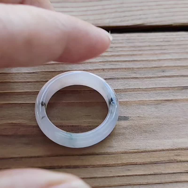 【親翠】天然翡翠 冰冷冽冰川螢光水墨藝術草花手指鐲17.5號戒圈 - 戒指 - 玉石 多色