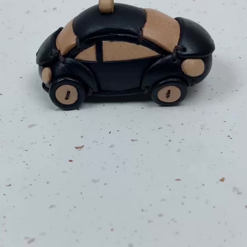 Beetle Car (Hand Dyed Black)-Genuine Vegetable Tanned Leather Key Ring Charm Ornament - Keychains - Genuine Leather Black