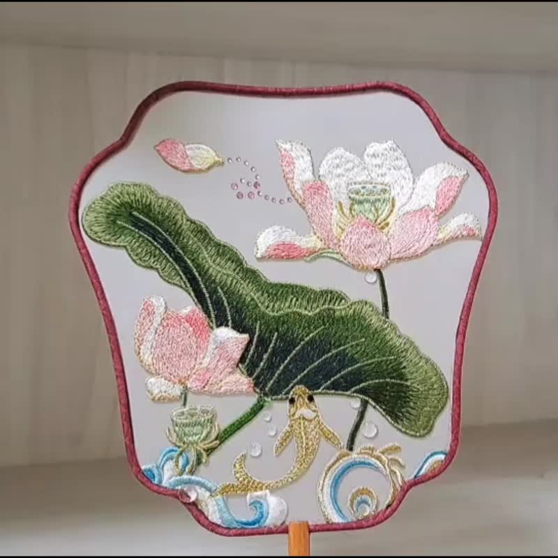 新中式仿刺繡宮扇【百年好合~荷花扇】 - 扇子 - 繡線 粉紅色