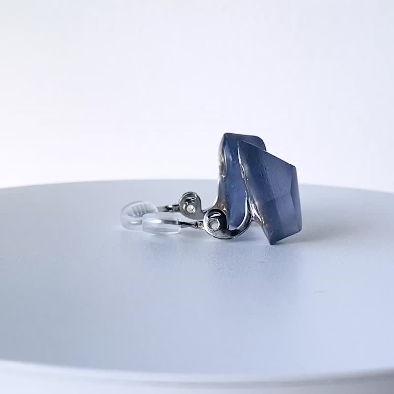 Frames earrings/crystals/Alice in wonderland_frost bluegray 7-c醫療鋼耳環 夾式耳環 耳夾 - 耳環/耳夾/耳骨夾 - 其他材質 藍色