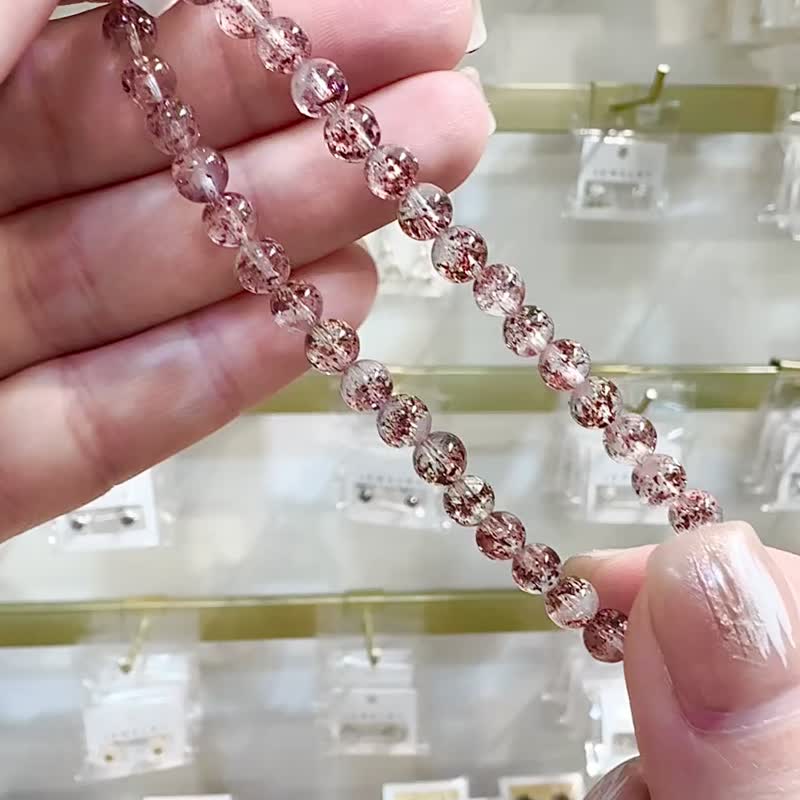 天然高透體彼岸花紅超七金草莓5mm6.77g水晶手鍊貴人運桃花 - 手鍊/手環 - 水晶 紅色