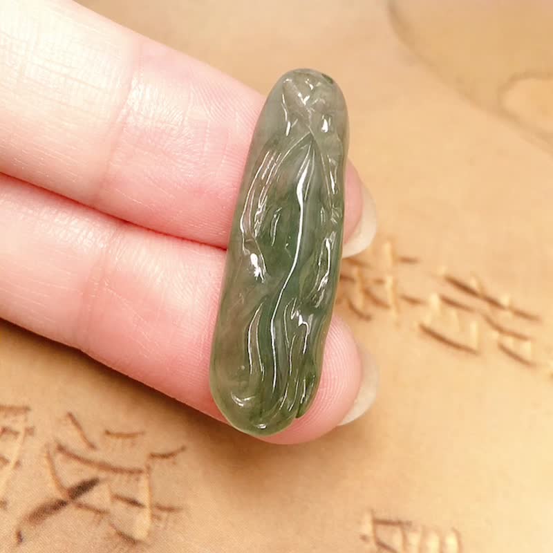 翡翠　魚形 氷翡翠は水の中の魚のようなものです。 - ショップ Yingluo
