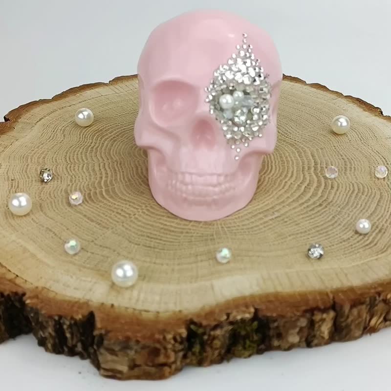 Goth pink skull decor Elegant skull decoration Pink halloween - เซรามิก - วัสดุอื่นๆ 