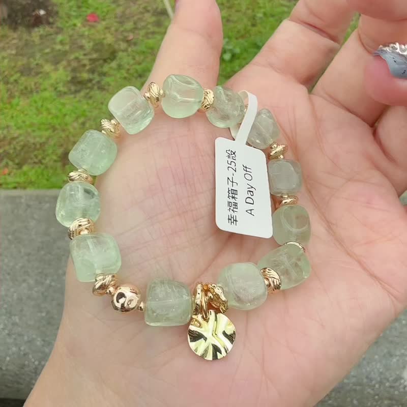 Green Wealth Hidden Gold // Freeform Green Crystal Bracelet - Bracelets - Crystal 