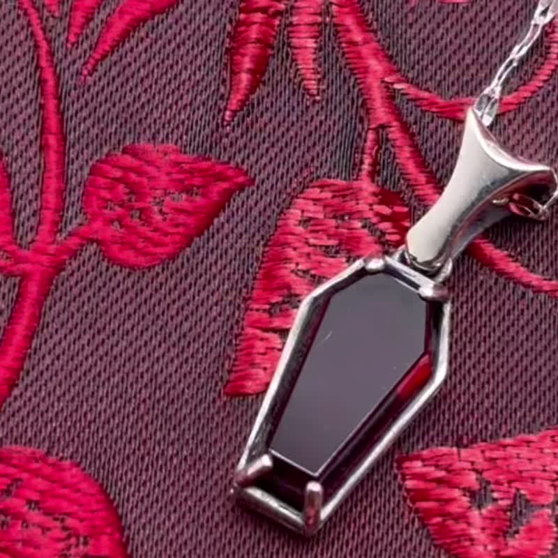 garnet coffin,sterling silver necklace,gothic punk,free shipping,made in japan - สร้อยคอ - เงินแท้ สีเงิน