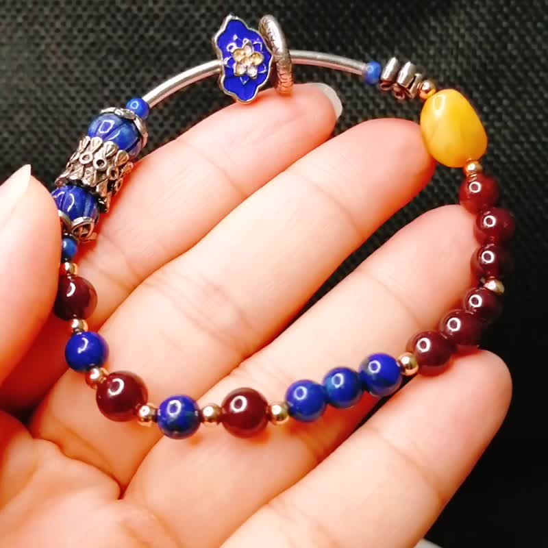 Gold and silver treasure Jinyincaibao natural lapis lazuli Wax hand-made - สร้อยข้อมือ - เครื่องเพชรพลอย 