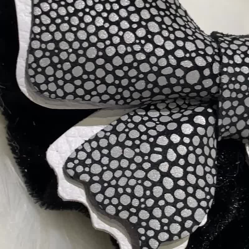 Leather black and white with dots of reflective cowhide super beautiful texture double-layer Pteris butterfly scrunchie hair ring hair accessories - Hair Accessories - Genuine Leather White