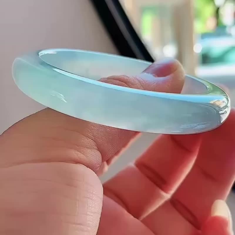 冰種 天然翡翠 緬甸 A玉 玉鐲 • 冰種天空藍翡翠貴妃鐲 - 手鍊/手環 - 玉石 藍色