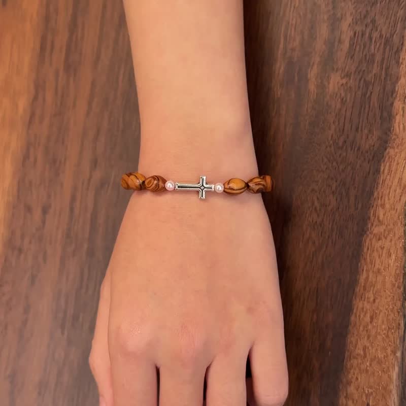 Wooden Bracelet Cross Crystal Bracelet Swarovski Pearl - สร้อยข้อมือ - ไม้ สีนำ้ตาล