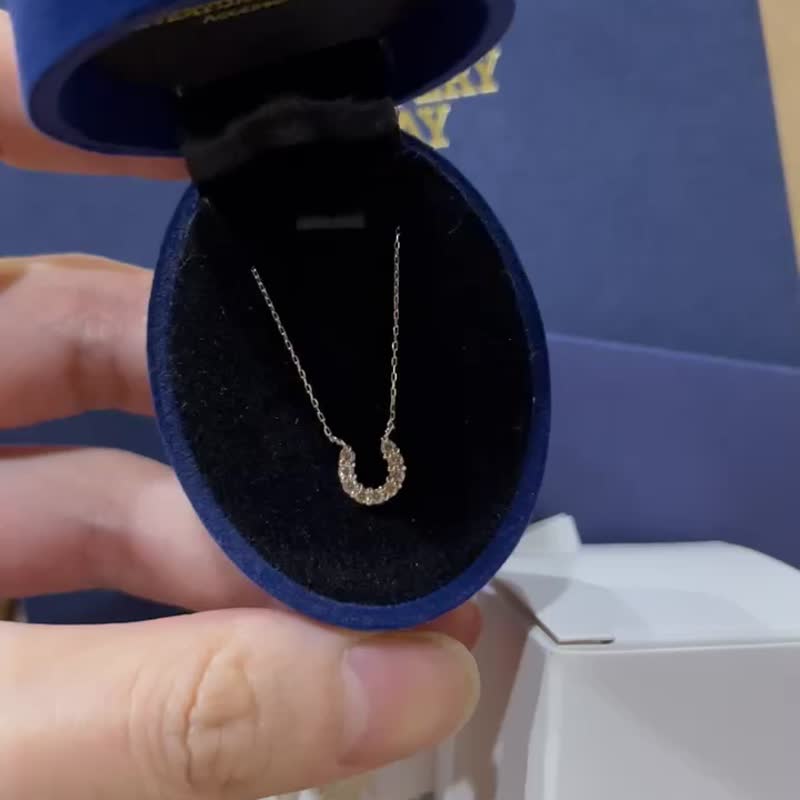 Chinese Valentine's Day Japanese-made 18k 10-cent white gold/yellow gold classic horseshoe diamond necklace/neck chain - สร้อยคอ - เครื่องประดับ สีเงิน