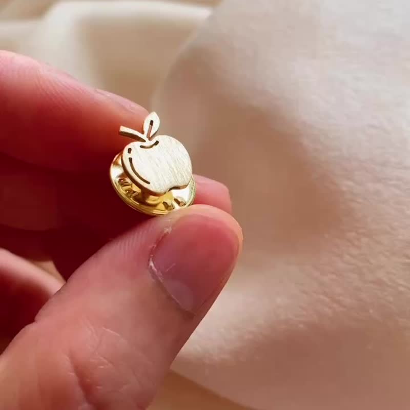 蘋蘋安安- 蘋果黃銅金屬徽章 別針 - 徽章/別針 - 銅/黃銅 金色