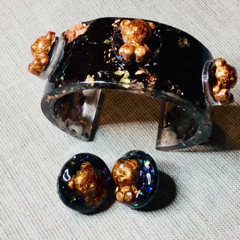 Teddy Bear Glitter Earrings and Black Roses Cuff Bangle Set — Unique Handmade - 手鍊/手環 - 其他材質 