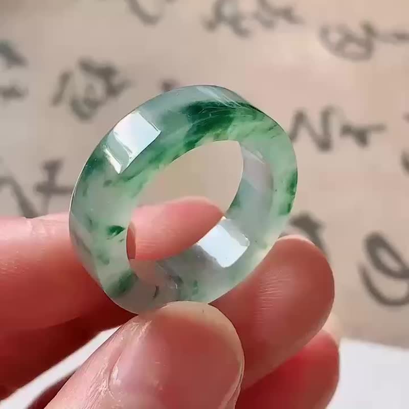 冰種翡翠 天然翡翠 A玉 班指披指指環 • 冰種飄花翡翠戒指 - 戒指 - 玉石 綠色
