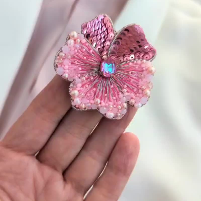 Flower brooch, handmade flower brooch, pansies brooch, handmade flower jewellery - Brooches - Colored Glass Pink