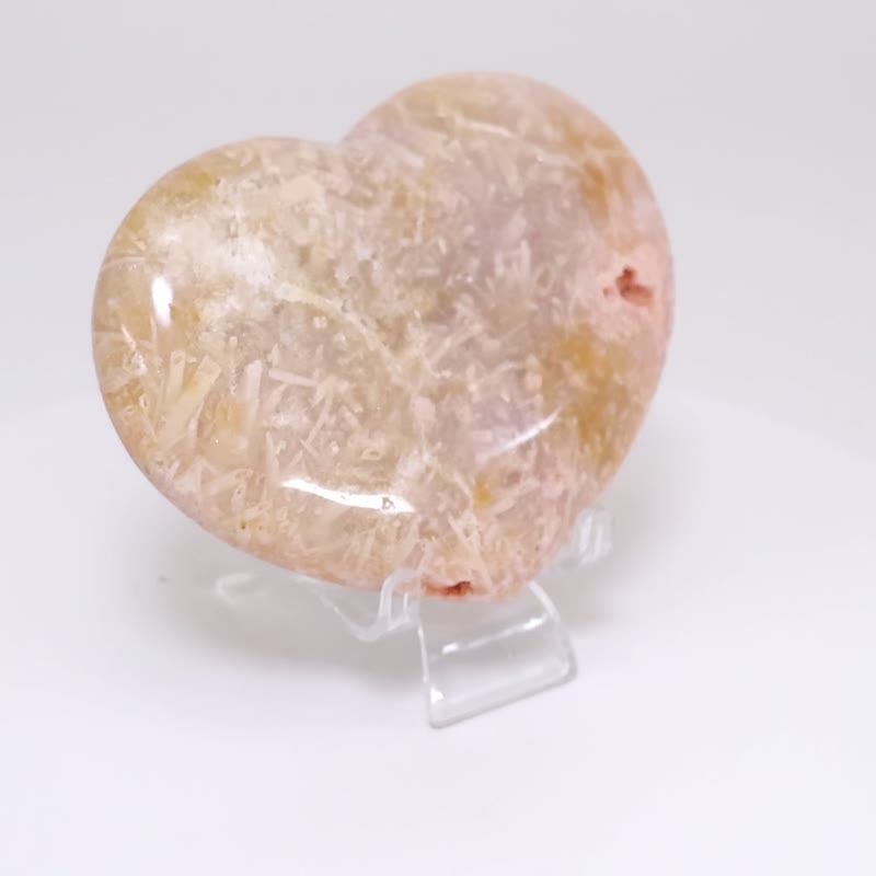 Morandi Color Agate Crystal Heart 640327 - Items for Display - Crystal Pink