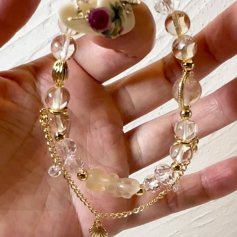 Lucky yellow duckling fluorite Stone white crystal brings good luck and noble people crystal bracelet - สร้อยข้อมือ - คริสตัล 