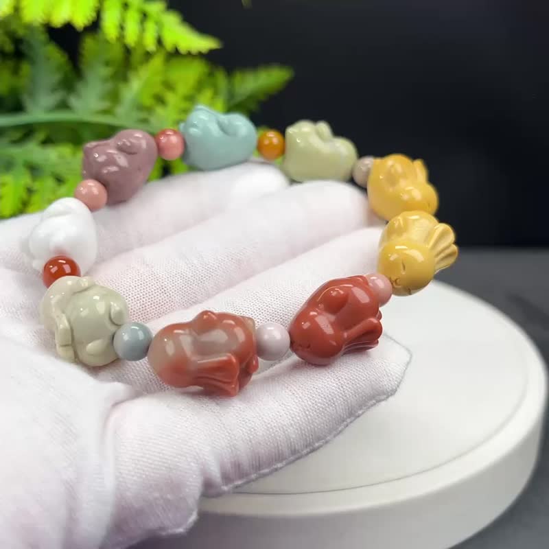 精品趣味阿拉善瑪瑙手串多彩高瓷玉化雕刻可愛飛翔小兔女大展宏圖 - 手鍊/手環 - 半寶石 多色