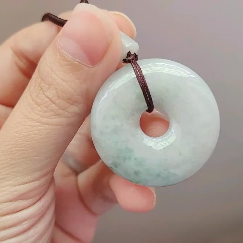 【親翠】天然翡翠 冰飄綠個性大聖誕甜甜圈平安釦項鍊 | 聖誕交換 - 項鍊 - 玉石 多色