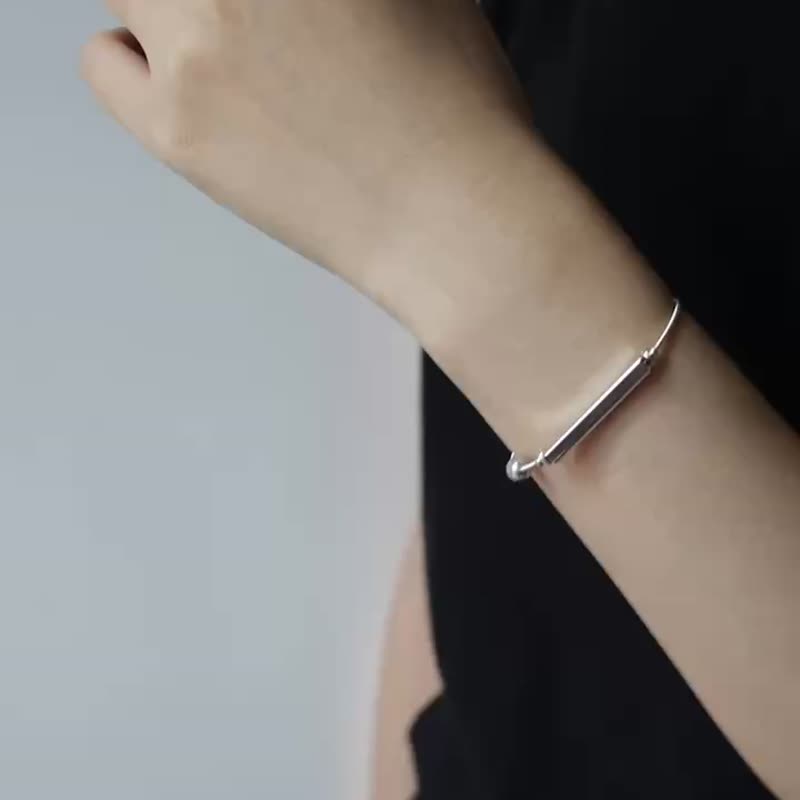 HELMI gray pearl bracelet - สร้อยข้อมือ - ไข่มุก สีน้ำเงิน