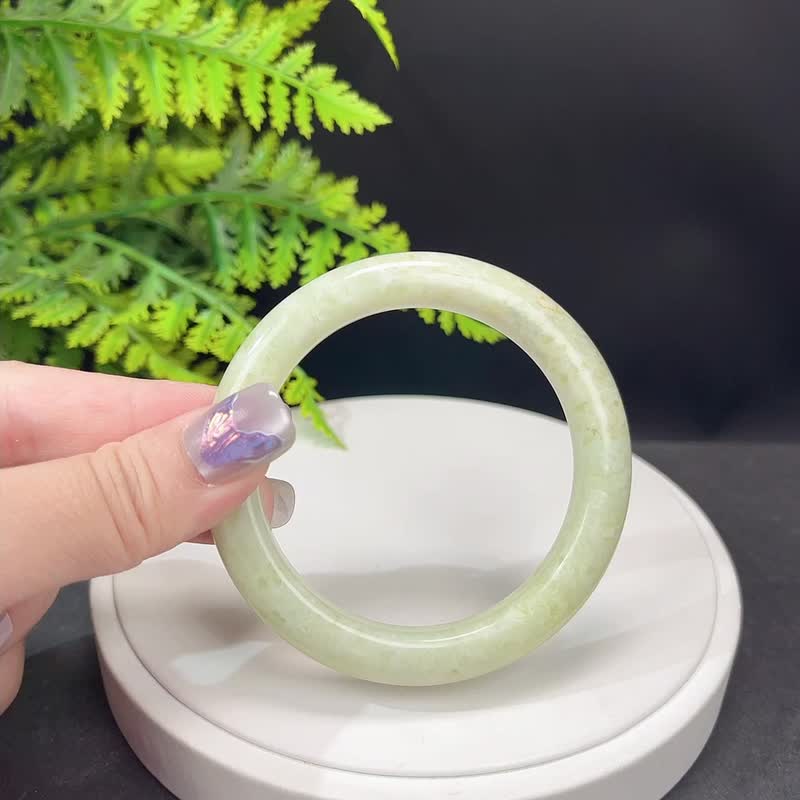 獨特 蛇紋玉手鐲 59MM 青提奶蓋淡黃綠白玉手環 美滿有成平安祥瑞 - 手鍊/手環 - 玉石 