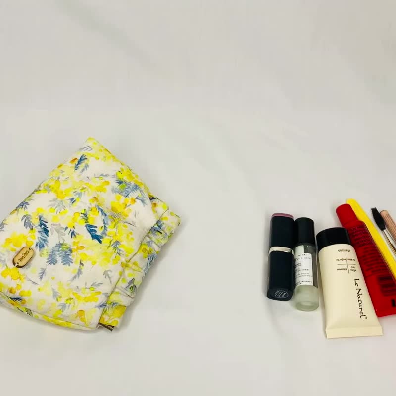 【Japanese designer fabrics】 Romantic style of flex frame pouch # Summer - Toiletry Bags & Pouches - Cotton & Hemp 