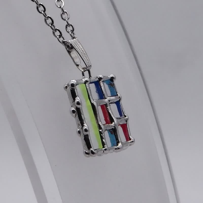 Minuteness stained glass pendant - สร้อยคอ - แก้ว หลากหลายสี