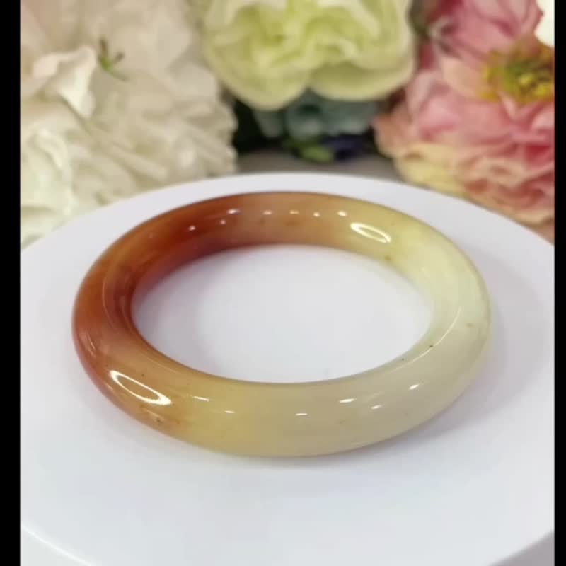 NO.19稀有三彩 牛奶草莓醬 微灑金 手鐲 59 MM 圈口 佘太翠玉 - 手鍊/手環 - 玉石 多色