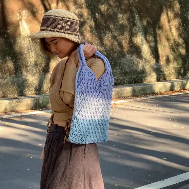 Night sky hand-dyed woven tote bag/summer accessories/artisan hand-rendering - Other - Cotton & Hemp Multicolor