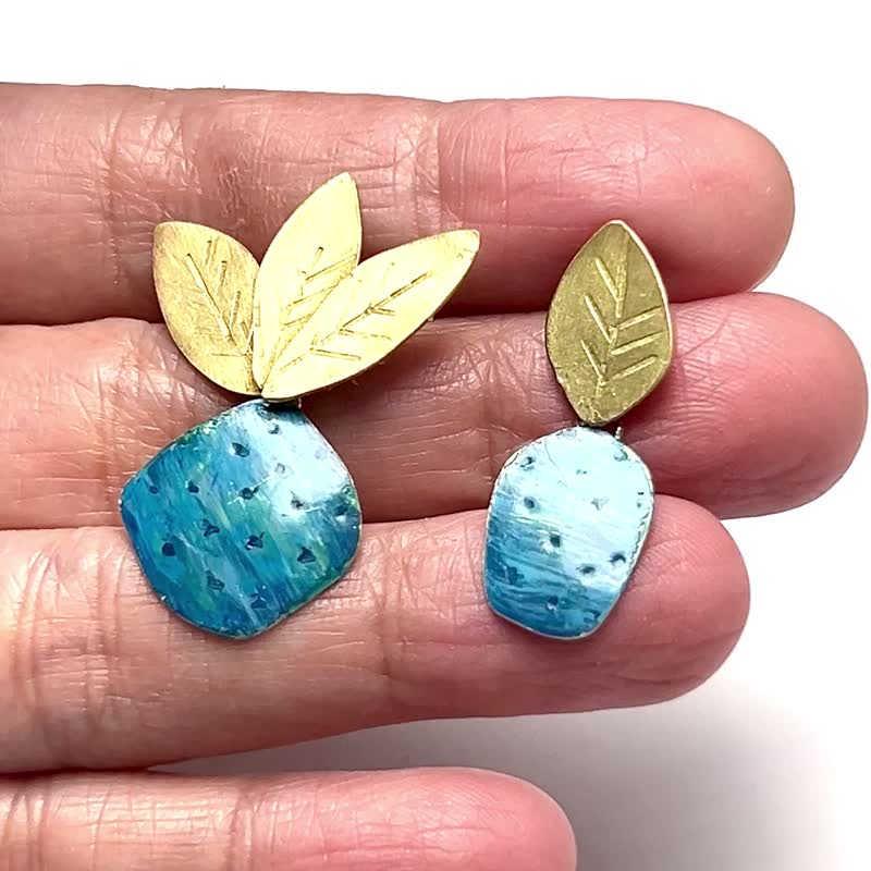 【Misty Dots 】MDBE04 藍葉子繪畫耳環/ 黃銅/ 手工禮物/ 客製化 - 耳環/耳夾/耳骨夾 - 銅/黃銅 藍色