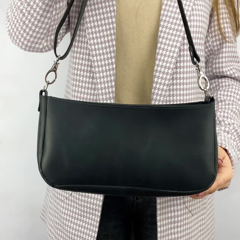 Black leather baguette bag / Shoulder bag for women / Leather underarm bag - กระเป๋าถือ - หนังแท้ สีดำ