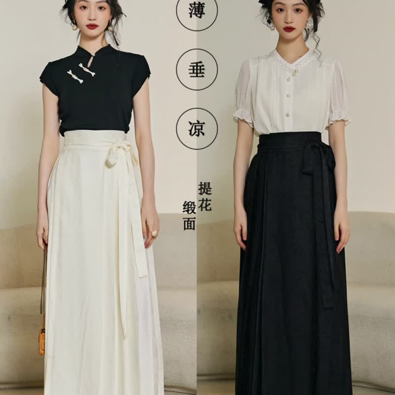 Elasticated waist is great with a long satin two-tone pleated skirt - กระโปรง - วัสดุอื่นๆ หลากหลายสี