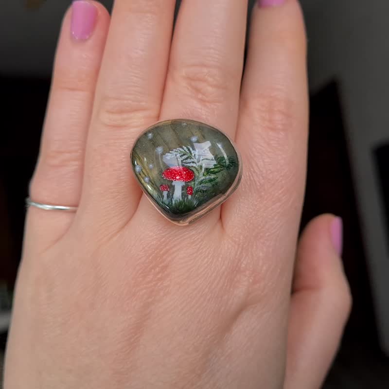 Labradorite ring Stone painting fly agaric Aaa large labradorite ring 飛木耳環 - 戒指 - 寶石 綠色