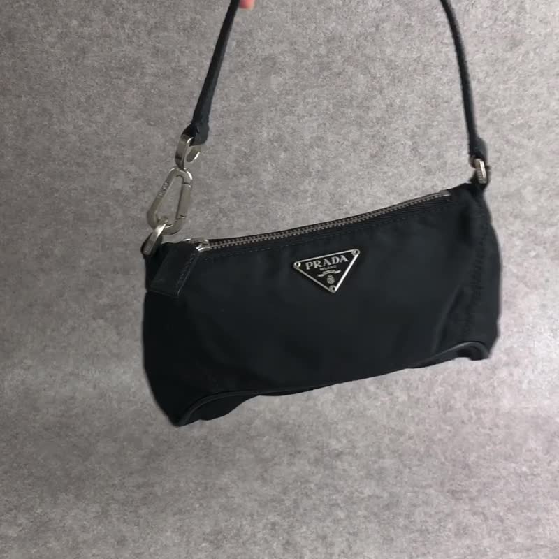 【 日本直送　名牌中古包 】PRADA プラダ ハンドバッグ ブラック トライアングルロゴ ナイロン ミニバッグ vintage ヴィンテージ m8ysg8 - 手提包/手提袋 - 尼龍 黑色