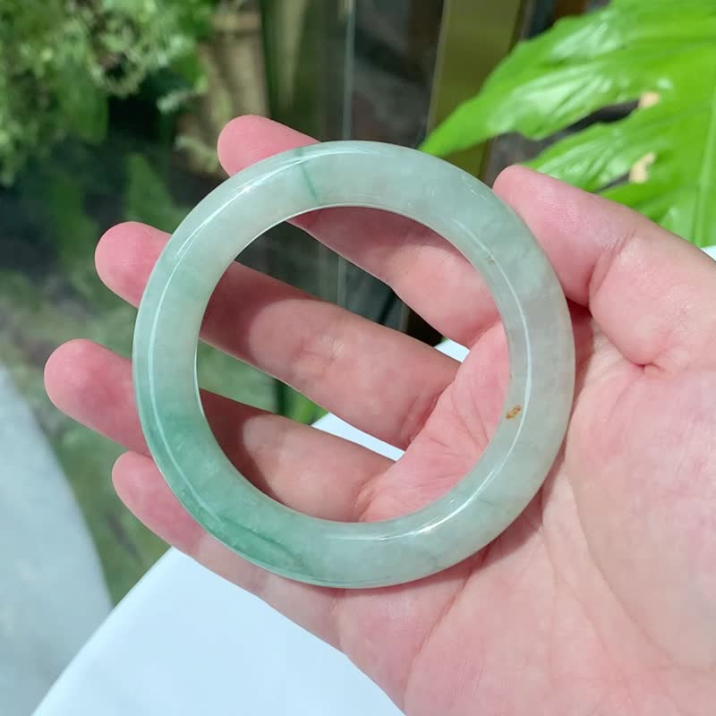 Bixue | Ice waxy glue / Yang green sprinkled with gold / Round bar / Hand circumference 18 | Natural A grade jadeite jade bracelet - สร้อยข้อมือ - หยก 