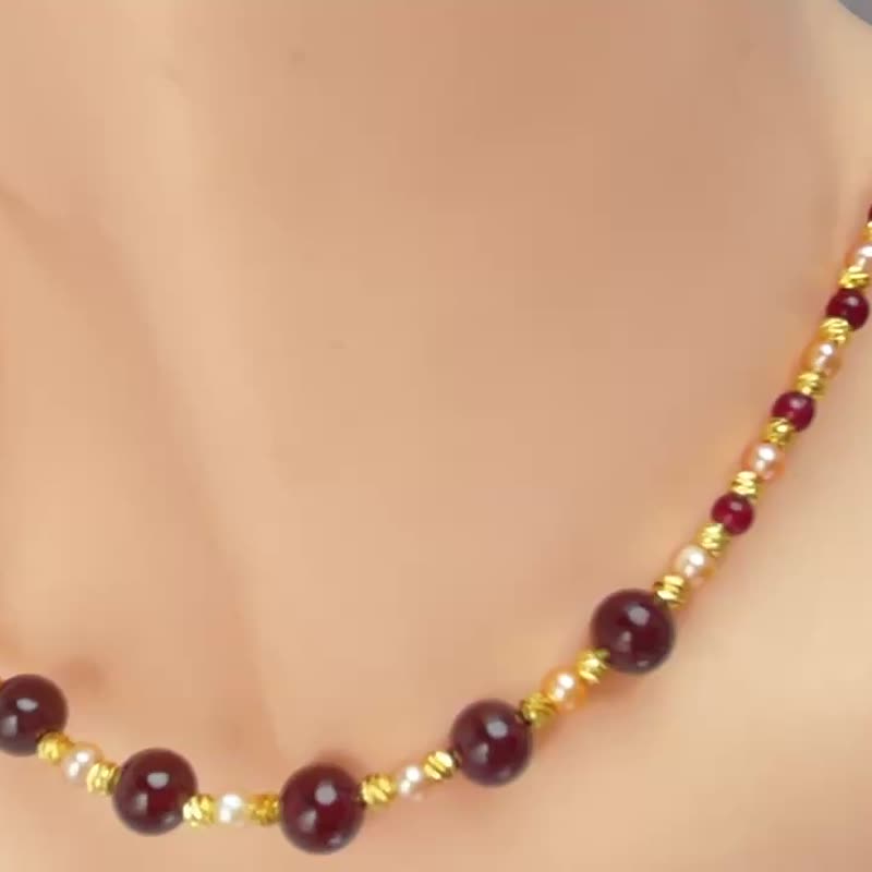 Golden Wave Natural Freshwater Stone Gorgeous Necklace - สร้อยคอ - ไข่มุก สีส้ม