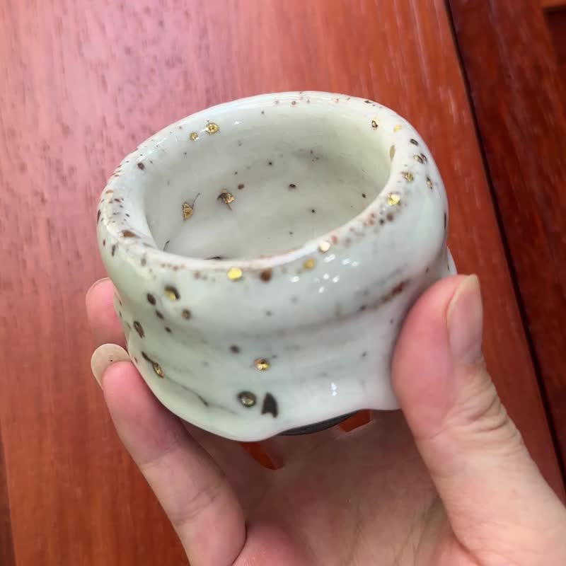 白志野鎏金星點杯-余華宇老師手作-容量約80cc - 茶壺/茶杯/茶具 - 陶 