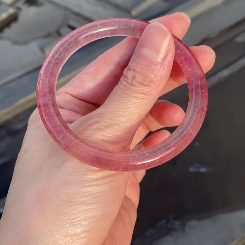 粉紅色草莓晶細圓條手鐲56 - 手鍊/手環 - 水晶 粉紅色