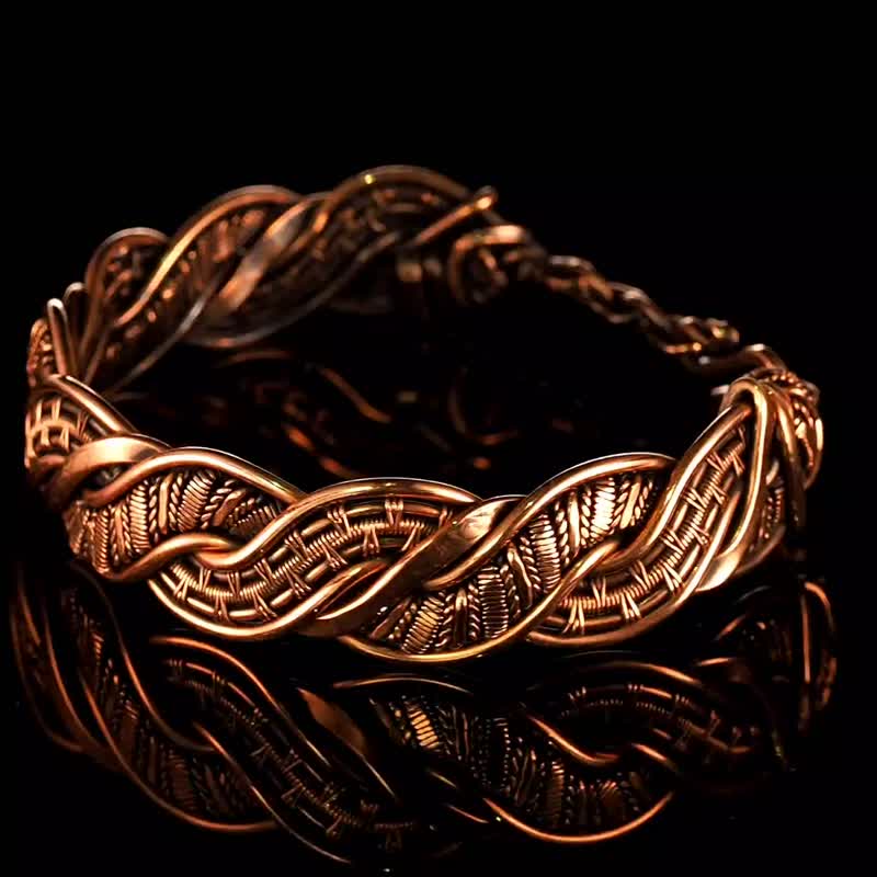 Unique handmade copper bracelet Gift for woman One of kind Wire Wrap Art jewelry - 手鍊/手環 - 銅/黃銅 金色