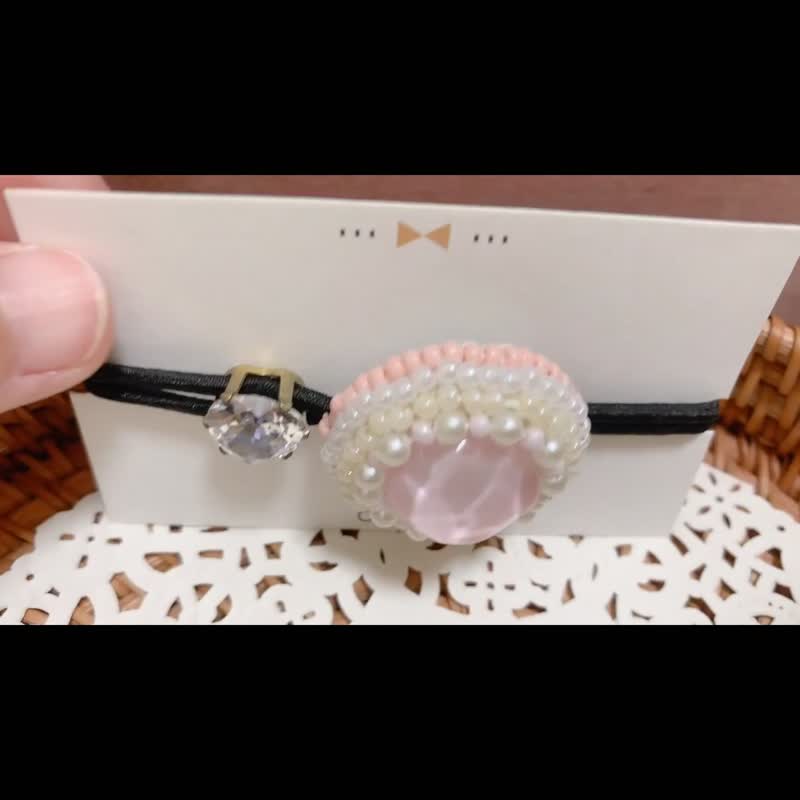 粉月光珍珠。心動版。珠繡髮圈 - 髮夾/髮圈 - 繡線 白色