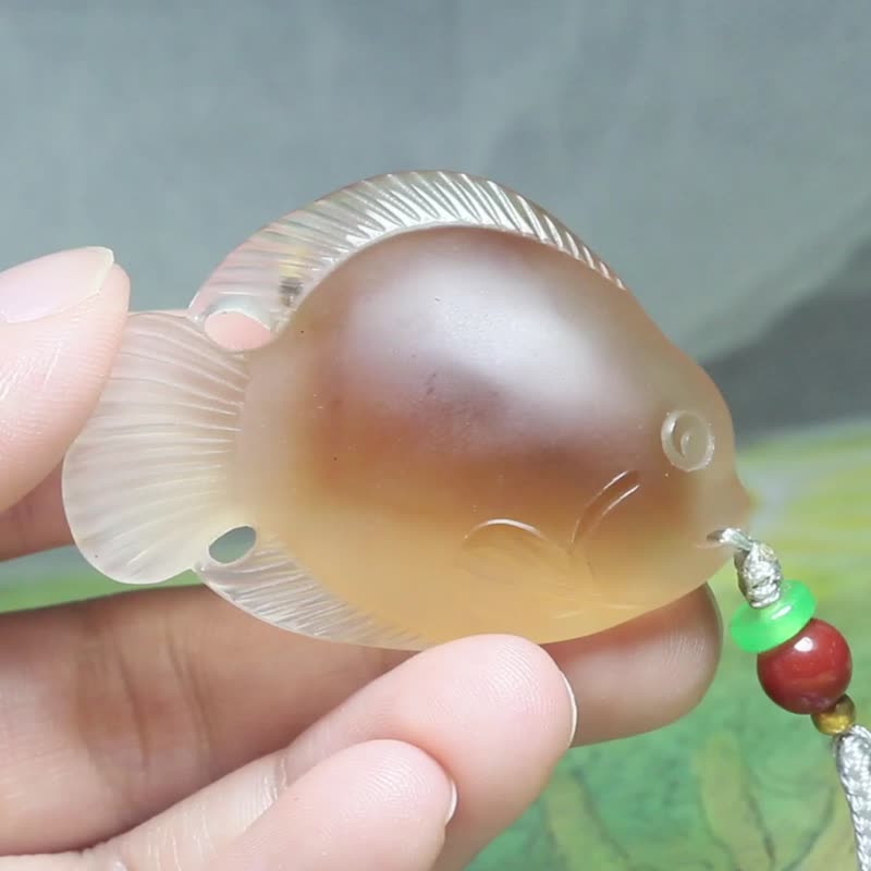 [More wealth and wealth] Fish pendant/natural agate jade pendant/symbolizes academic success/lives harmoniously and smoothly - สร้อยคอ - หยก สีเหลือง