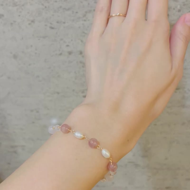 Handmade Bracelet Strawberry Quartz Japanese Handmade Artist - Bracelets - Crystal Pink
