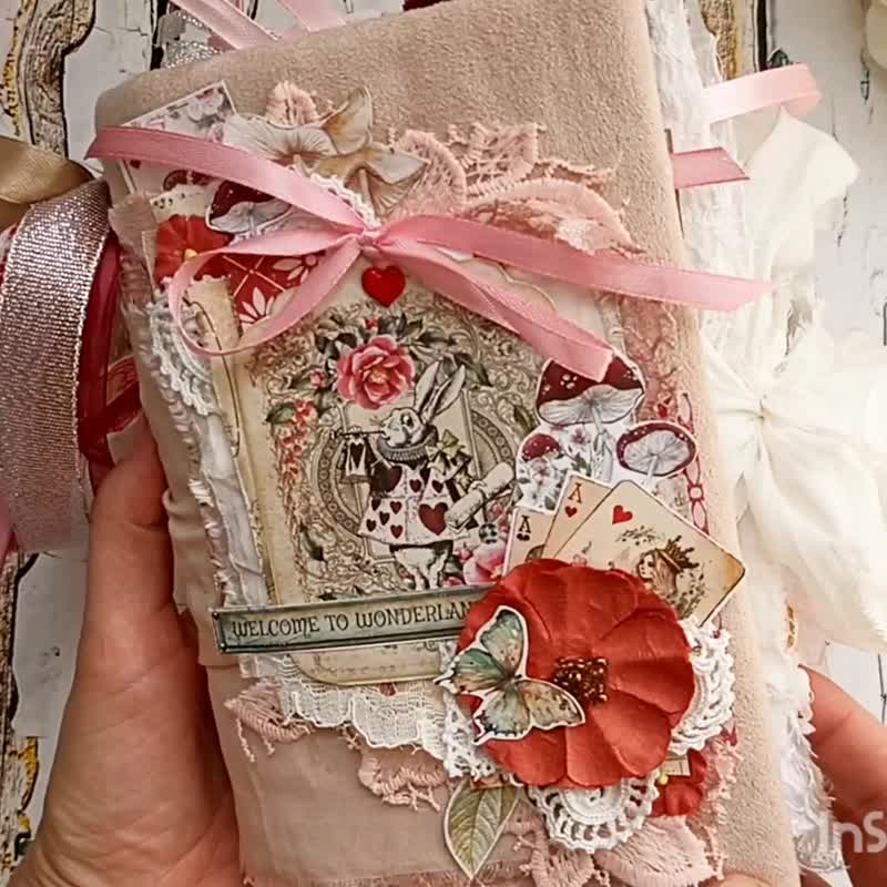 White rabbit  Alice in Wonderland journal handmade Bunny Wonderland journal - สมุดบันทึก/สมุดปฏิทิน - กระดาษ สีแดง