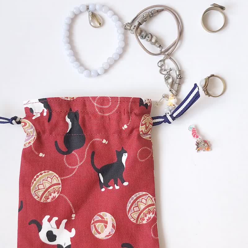 Handmade Travel Jewelry Organizer Drawstring Pouch - กระเป๋าเครื่องสำอาง - ผ้าฝ้าย/ผ้าลินิน สีแดง