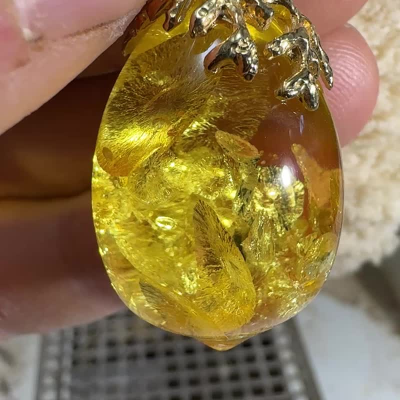 金色波羅的海琥珀吊墜 自然石材閃耀波西米亞風飾品 手工製作環保 - 項鍊 - 半寶石 金色