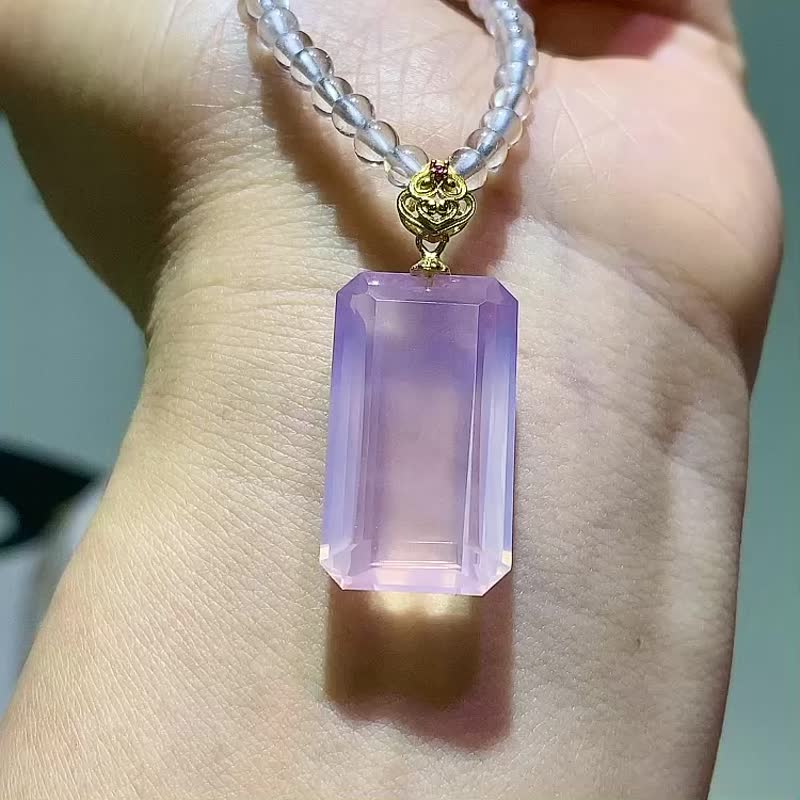 天然莫桑比剋星光粉水晶切面無事牌吊墜 全淨體 顏色粉嫩水潤 - 吊飾/掛飾 - 水晶 
